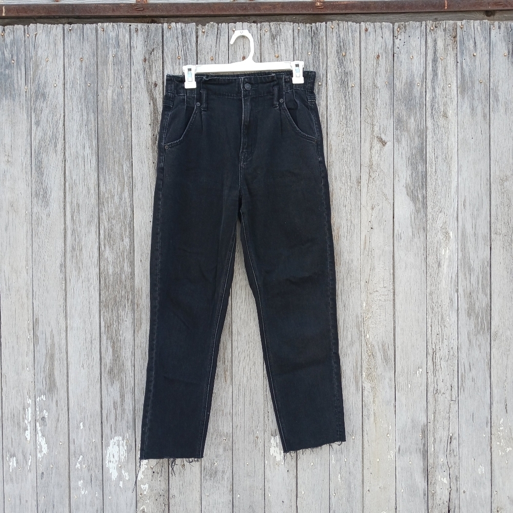 American Eagle Highest Rise‎ Mom Jeans Paperbag Waist Black Sz 4 Regular Raw Hem